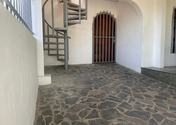 Casa Robles - Stay Near Mga Airport
