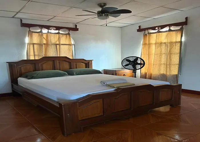 Casa Robles - Stay Near Mga Airport